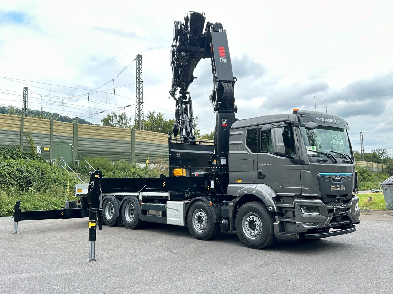 MAN TGS 35.520 8x4 BL HIAB X-HiPro858E-8 & Jib150x-6 - شاحنة كرين: صورة 2 MAN TGS 35.520 8x4 BL HIAB X-HiPro858E-8 & Jib150x-6 - شاحنة كرين: صورة 2