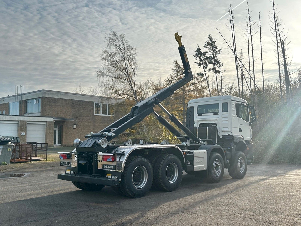 شاحنة ذات خطاف MAN TGS 35.520 8x4 Euro6e Hyva 26-55 Abrollkipper: صورة 11