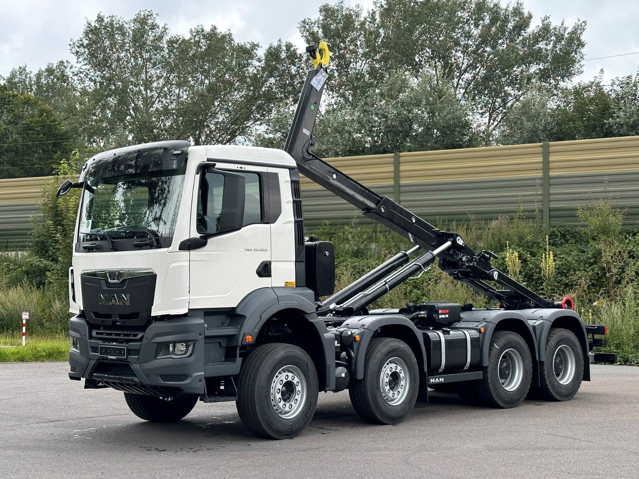 شاحنة ذات خطاف MAN TGS 35.520 8x4 Euro6e MultiLift 25s59: صورة 6