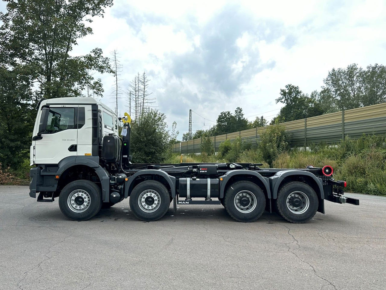 شاحنة ذات خطاف MAN TGS 35.520 8x4 Euro6e MultiLift 25s59: صورة 10
