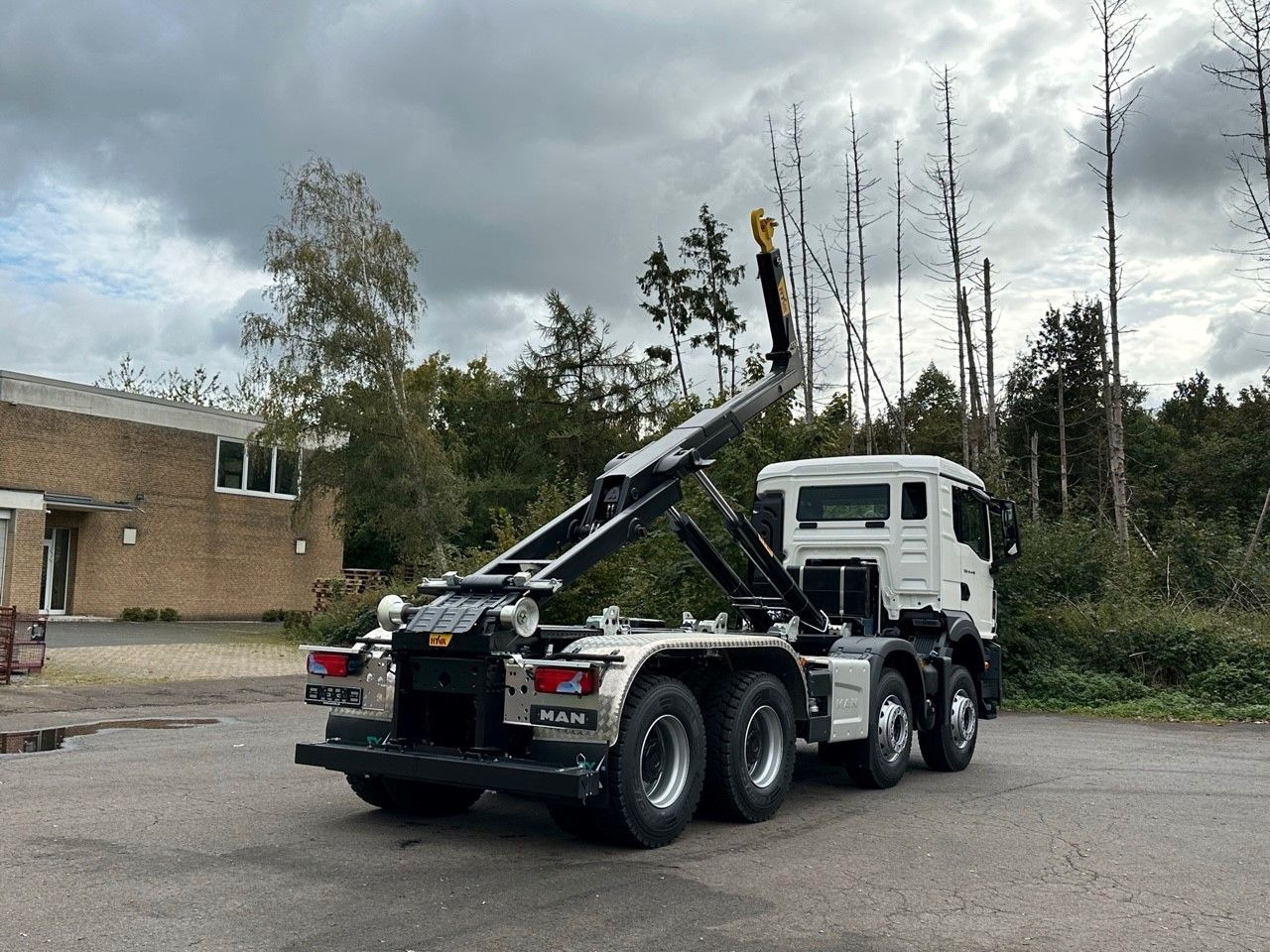 شاحنة ذات خطاف MAN TGS 41.440 8x4 Euro6e Hyva 26-55 Abrollkipper: صورة 12