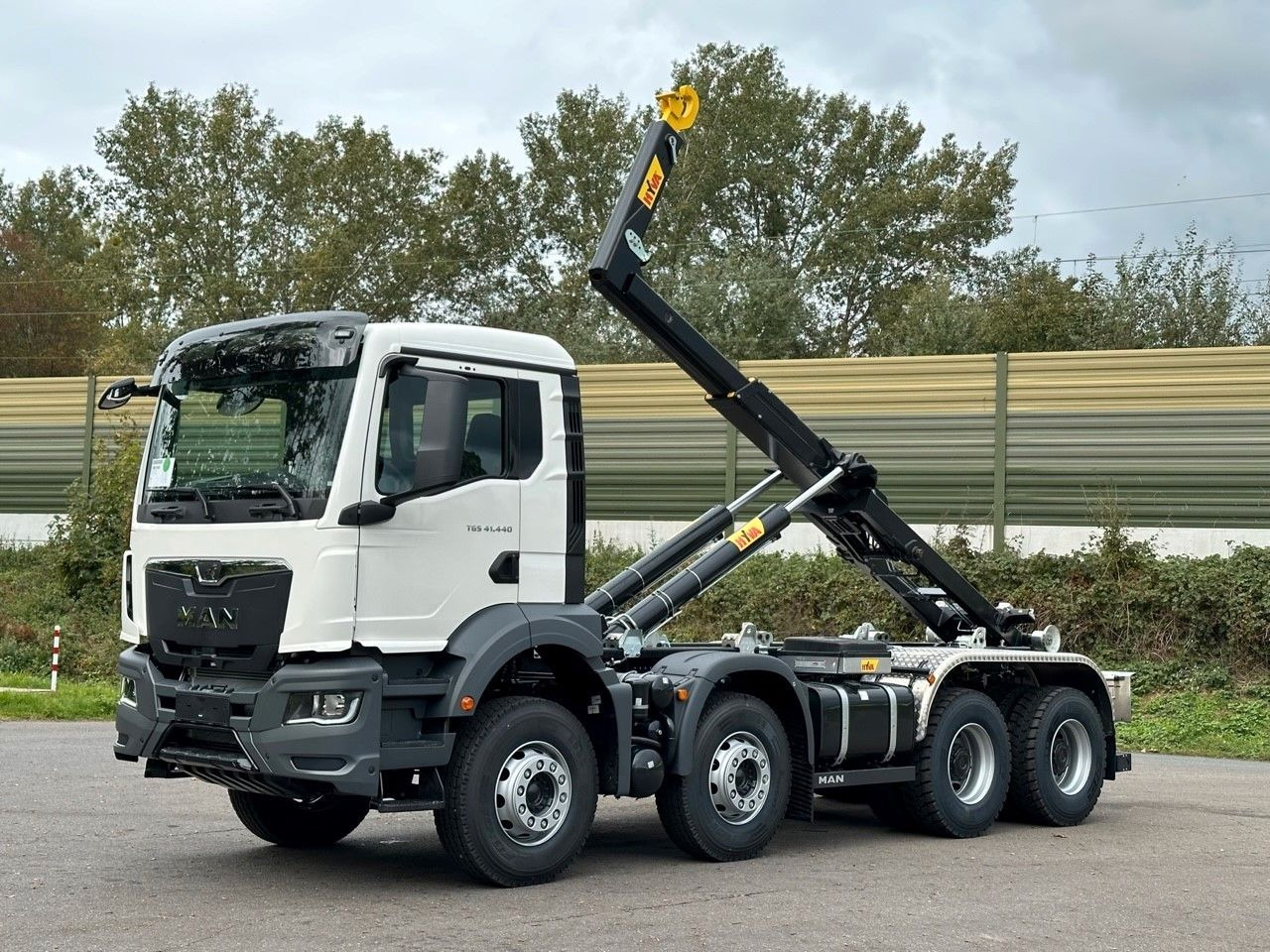 شاحنة ذات خطاف MAN TGS 41.440 8x4 Euro6e Hyva 26-55 Abrollkipper: صورة 9
