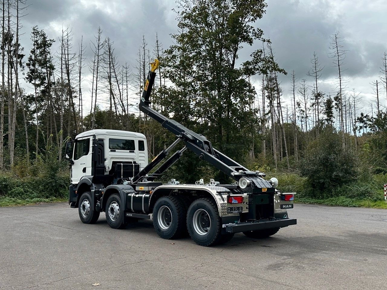 شاحنة ذات خطاف MAN TGS 41.440 8x4 Euro6e Hyva 26-55 Abrollkipper: صورة 11
