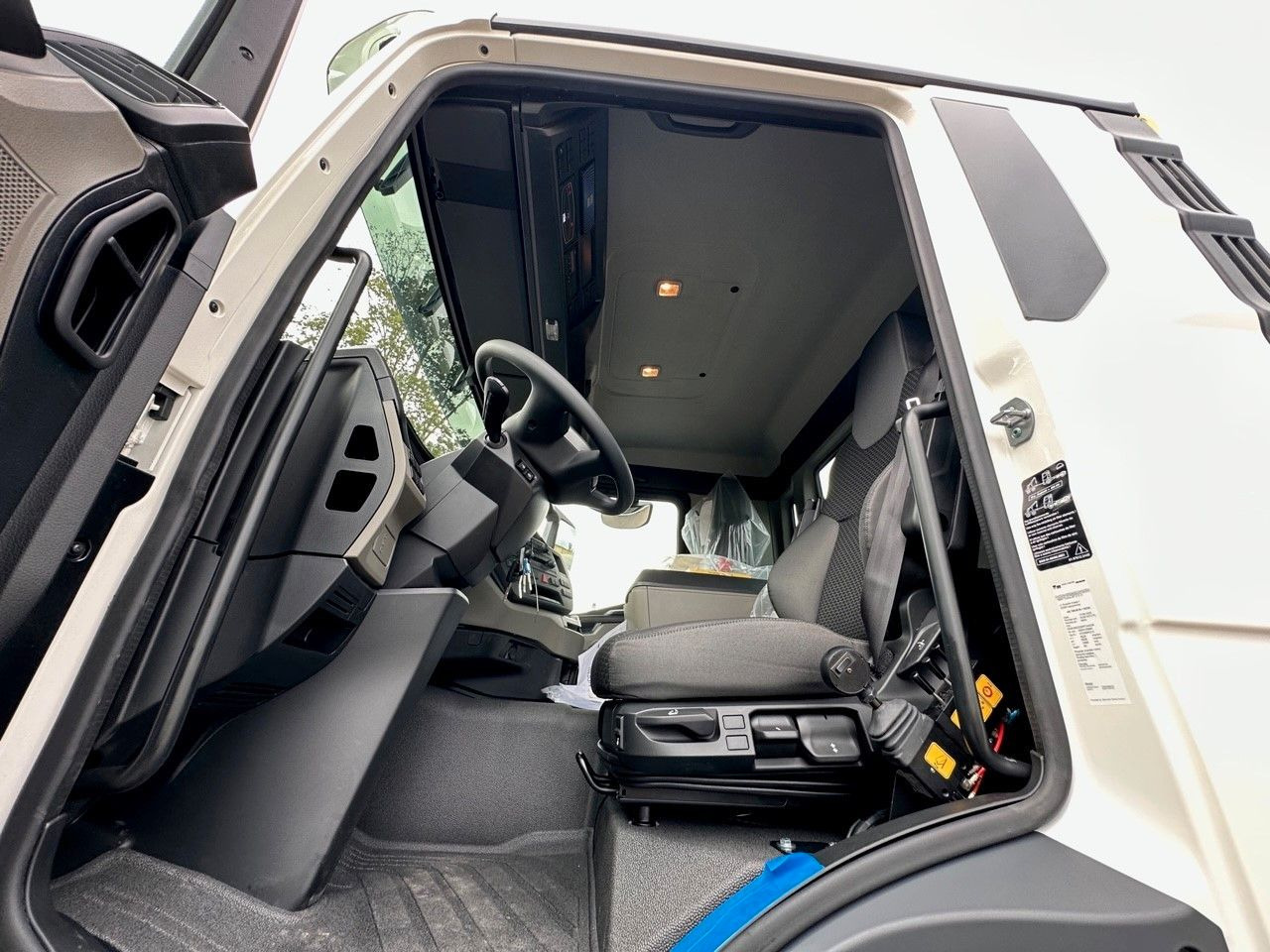 شاحنة ذات خطاف MAN TGS 41.440 8x4 Euro6e Hyva 26-55 Abrollkipper: صورة 16