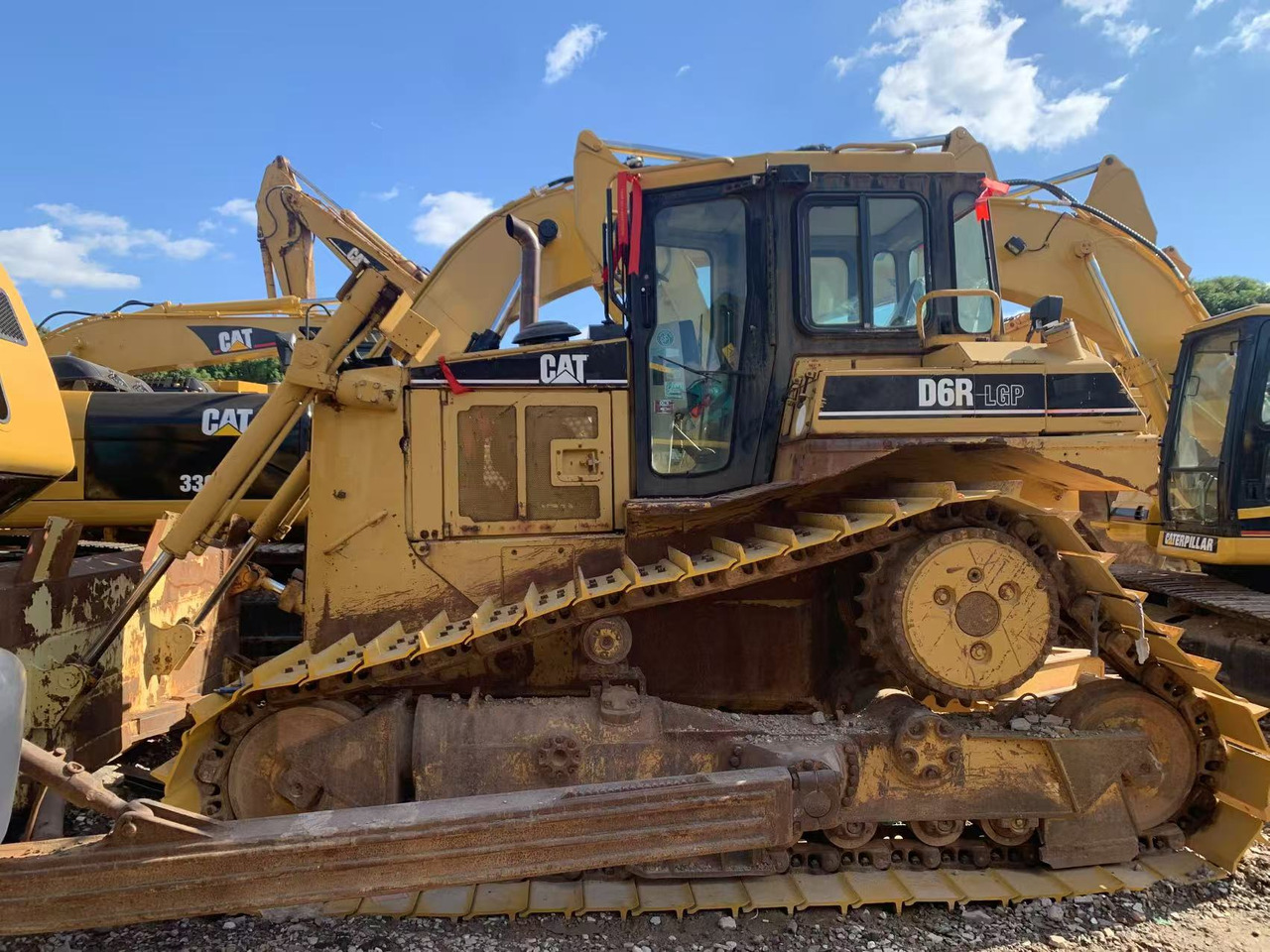 CATERPILLAR D6R - جرافة: صورة 1 CATERPILLAR D6R - جرافة: صورة 1