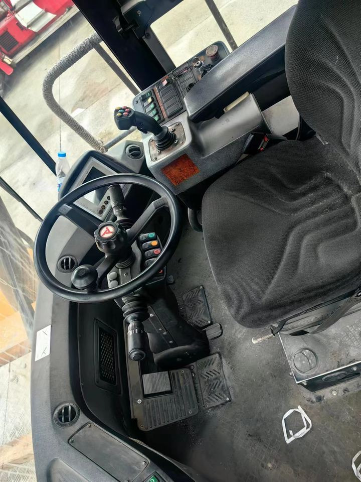 Good Condition USED Crane SRSC45C23 45 Ton Frontal Crane Container Crane - المعبِّئ المناول: صورة 4 Good Condition USED Crane SRSC45C23 45 Ton Frontal Crane Container Crane - المعبِّئ المناول: صورة 4