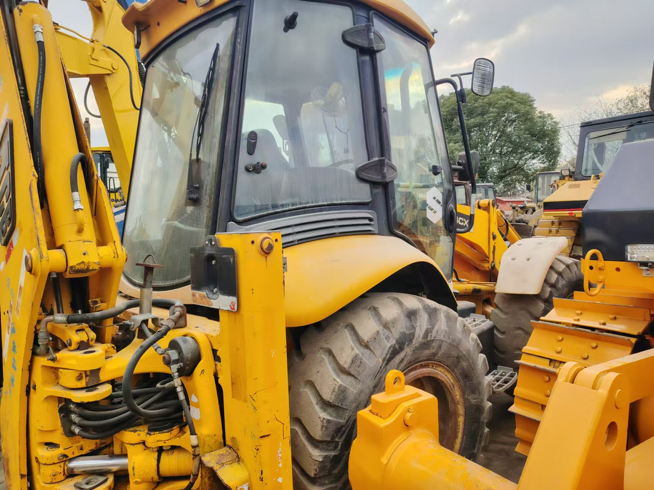 جرافة حفار JCB 4CX: صورة 7