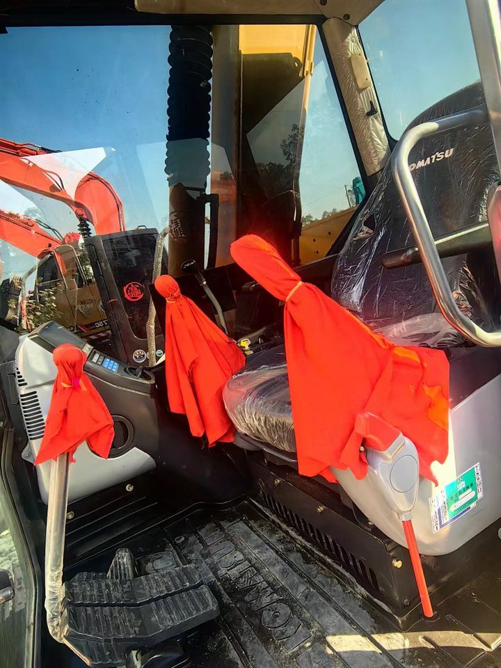 KOMATSU PC 70-8 - حفار زحاف: صورة 4 KOMATSU PC 70-8 - حفار زحاف: صورة 4