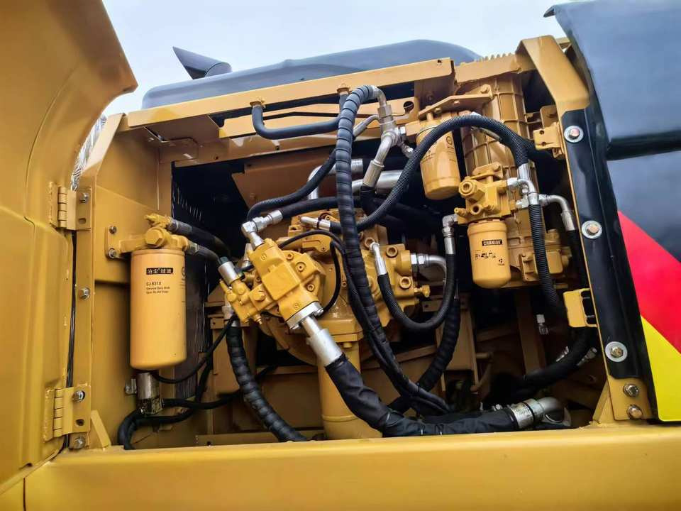 Low Price Used Caterpillar CAT 330D2L Excavators 33 TON 1.5M³ Bucket Capacity CN 2022 Machinery Test Report Track Shoes Included - حفار زحاف: صورة 4 Low Price Used Caterpillar CAT 330D2L Excavators 33 TON 1.5M³ Bucket Capacity CN 2022 Machinery Test Report Track Shoes Included - حفار زحاف: صورة 4