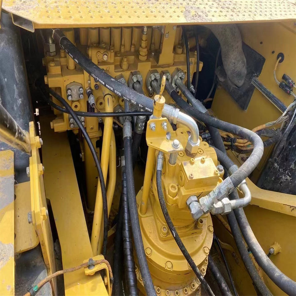 Used Caterpillar 330 Crawler Excavator High Profile Cat330 Sold at a Low Price in Shanghai with Reliable Quality - حفار زحاف: صورة 3 Used Caterpillar 330 Crawler Excavator High Profile Cat330 Sold at a Low Price in Shanghai with Reliable Quality - حفار زحاف: صورة 3