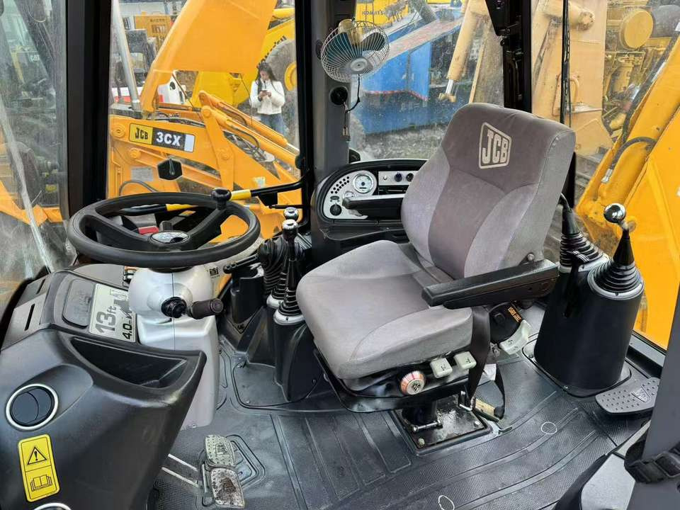 Used Jcb 4Cx Backhoe Loader for Sale Perfect Condition Used Loaders - جرافة حفار: صورة 5 Used Jcb 4Cx Backhoe Loader for Sale Perfect Condition Used Loaders - جرافة حفار: صورة 5