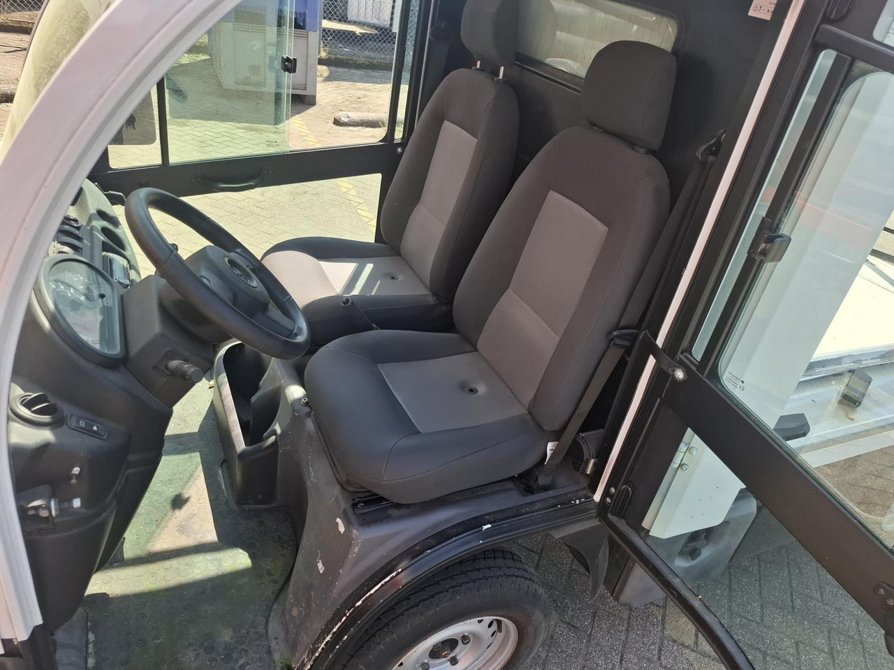 Aixam Mega E-Worker Elektrische Bakwagen RK-437-P - عربة الجولف: صورة 2 Aixam Mega E-Worker Elektrische Bakwagen RK-437-P - عربة الجولف: صورة 2