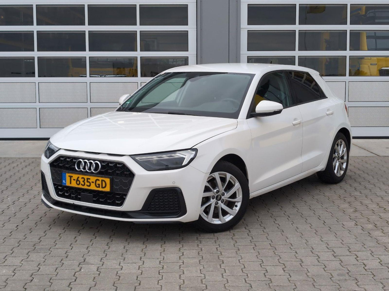 Audi A1 Sportback 30 TFSI S edition | 2021 | 82.211 km | Automaat | T635GD | NAP: Geen oordeel - هاتشباك: صورة 1 Audi A1 Sportback 30 TFSI S edition | 2021 | 82.211 km | Automaat | T635GD | NAP: Geen oordeel - هاتشباك: صورة 1