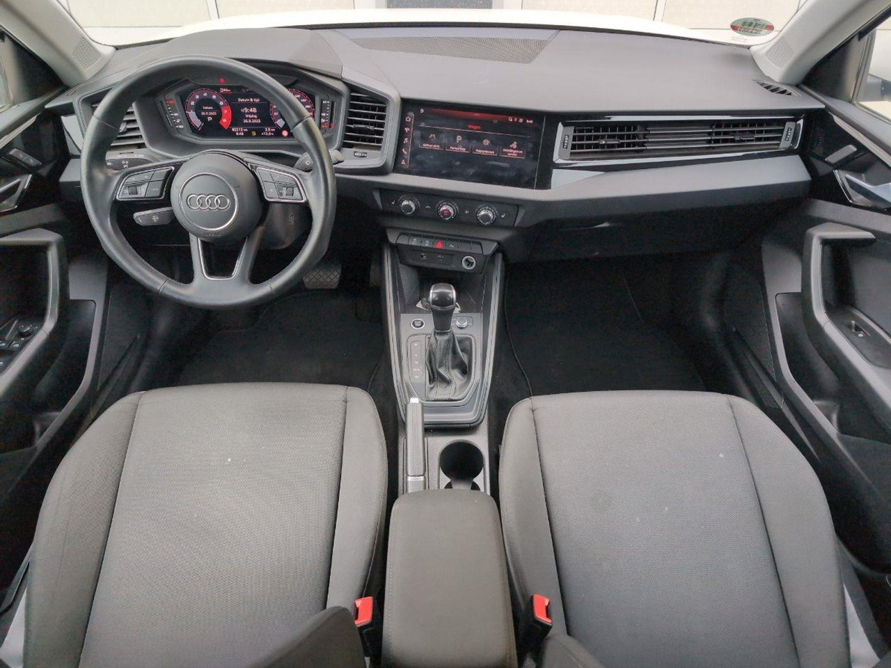 Audi A1 Sportback 30 TFSI S edition | 2021 | 82.211 km | Automaat | T635GD | NAP: Geen oordeel - هاتشباك: صورة 5 Audi A1 Sportback 30 TFSI S edition | 2021 | 82.211 km | Automaat | T635GD | NAP: Geen oordeel - هاتشباك: صورة 5