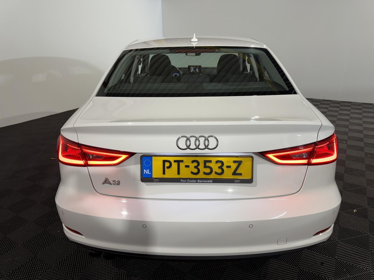 Audi | A3 Limousine | 1.4 TFSI Attraction Pro Line Plus Automaat | 2016 | 256.538 km | PT353Z | Geen oordeel - سيدان: صورة 5 Audi | A3 Limousine | 1.4 TFSI Attraction Pro Line Plus Automaat | 2016 | 256.538 km | PT353Z | Geen oordeel - سيدان: صورة 5