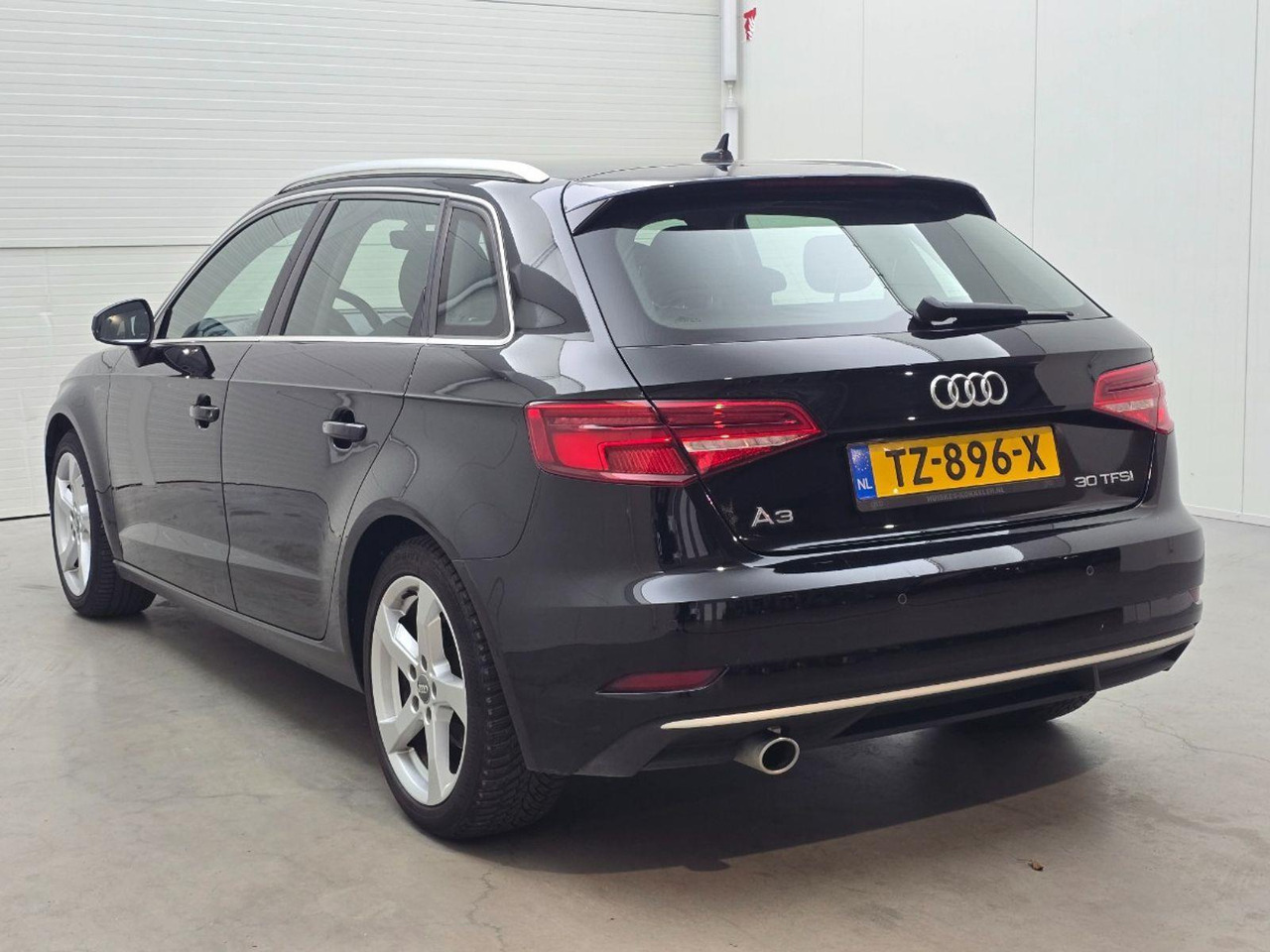 Audi A3 Sportback 30 TFSI Sport Lease Edition | 2018 | 121.664 km | Automaat | TZ896X | NAP: Logisch - هاتشباك: صورة 3 Audi A3 Sportback 30 TFSI Sport Lease Edition | 2018 | 121.664 km | Automaat | TZ896X | NAP: Logisch - هاتشباك: صورة 3