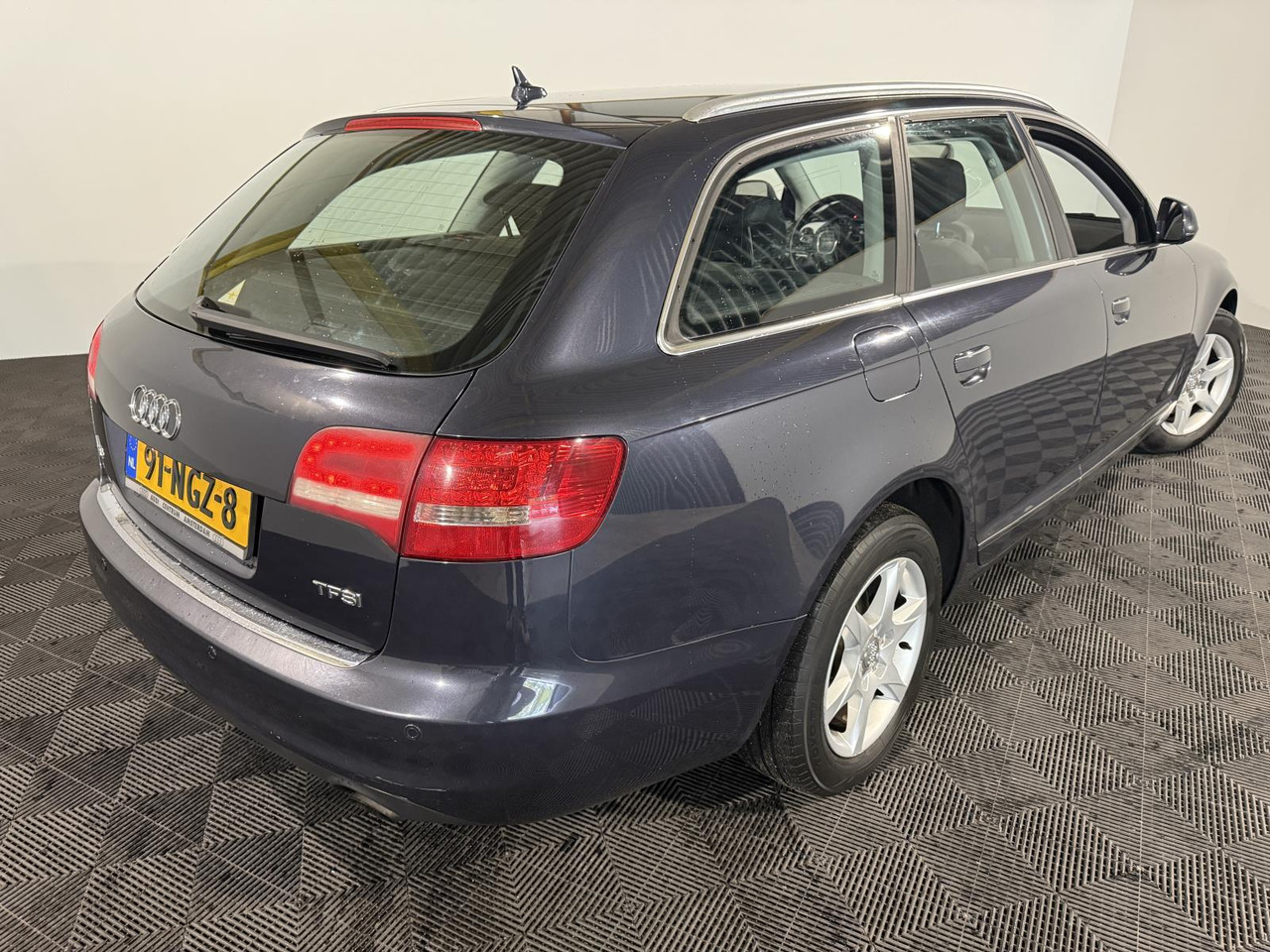 Audi | A6 Avant | 2.0 TFSI Business Edition | 2010 | 250.455 km | 91NGZ8 | Logisch - سيارة: صورة 4 Audi | A6 Avant | 2.0 TFSI Business Edition | 2010 | 250.455 km | 91NGZ8 | Logisch - سيارة: صورة 4