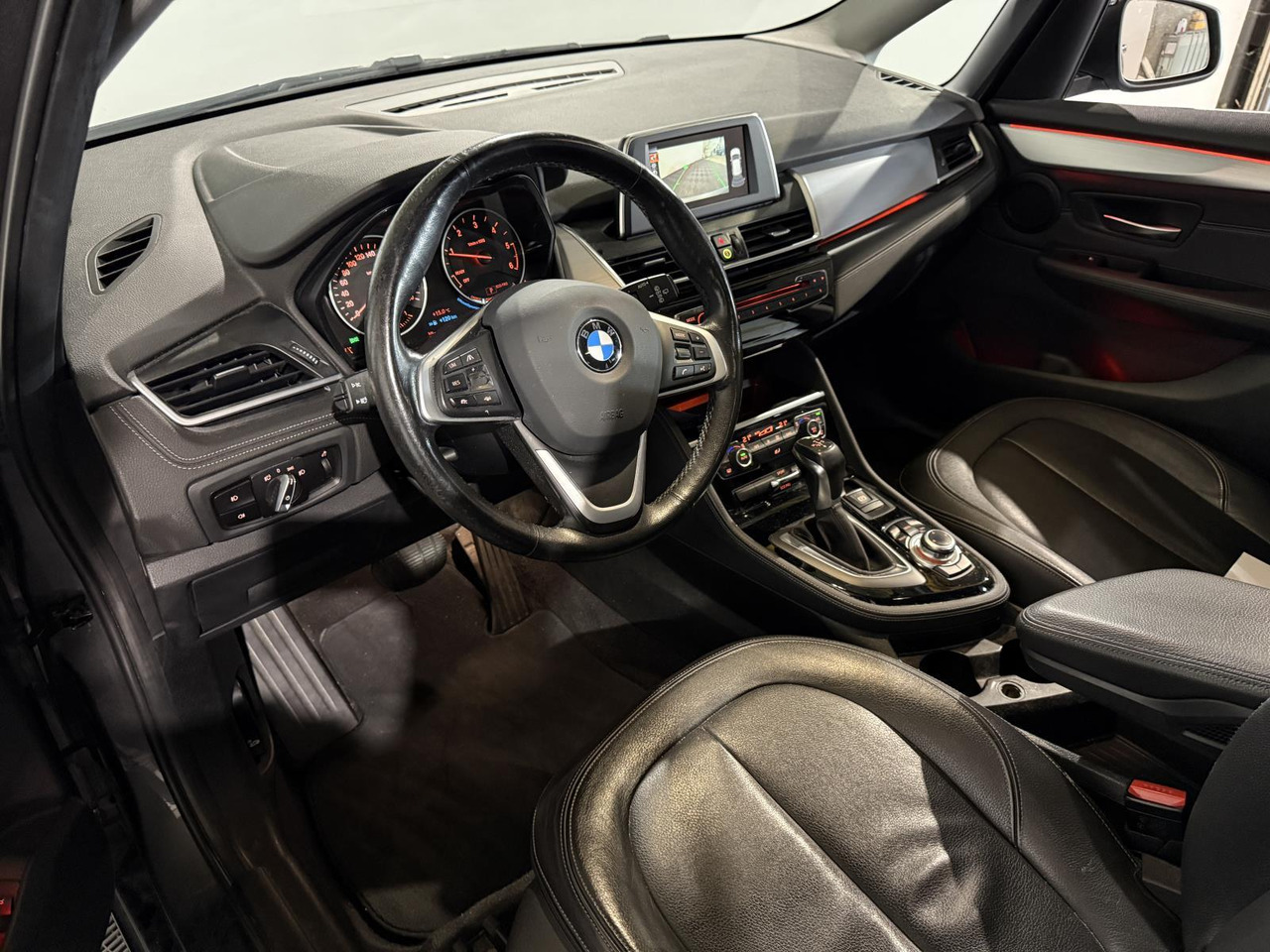 BMW | 2-serie Active Tourer | 218d Corporate Lease Luxury | 2015 | 223.959 km | HG351B | Logisch - سيارة: صورة 2 BMW | 2-serie Active Tourer | 218d Corporate Lease Luxury | 2015 | 223.959 km | HG351B | Logisch - سيارة: صورة 2