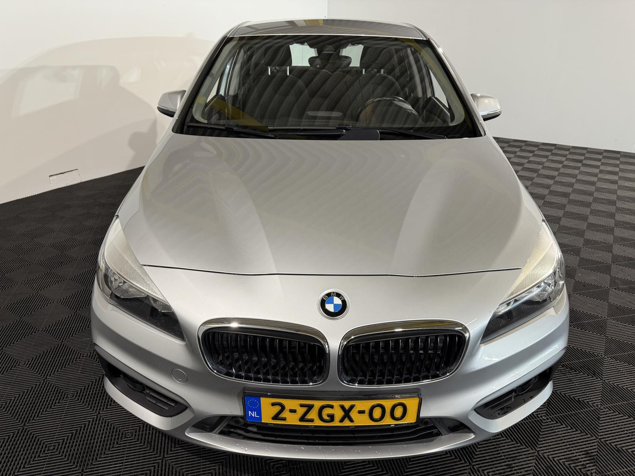 BMW 2-serie Active Tourer 218i Executive 2-ZGX-00 198.295 km - سيارة: صورة 2 BMW 2-serie Active Tourer 218i Executive 2-ZGX-00 198.295 km - سيارة: صورة 2