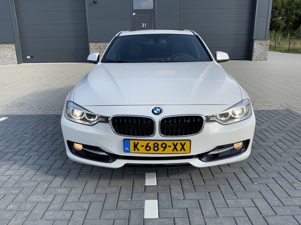 BMW | 3-serie | 328i xDrive Upgrade Edition | 2013 | 179.286 km | K-689-XX - سيدان: صورة 2 BMW | 3-serie | 328i xDrive Upgrade Edition | 2013 | 179.286 km | K-689-XX - سيدان: صورة 2