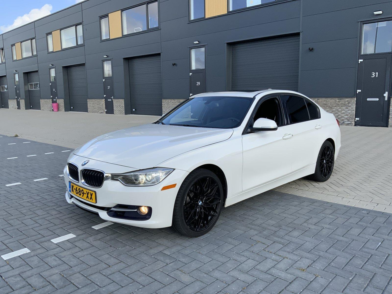 BMW | 3-serie | 328i xDrive Upgrade Edition | 2013 | 179.286 km | K-689-XX - سيدان: صورة 1 BMW | 3-serie | 328i xDrive Upgrade Edition | 2013 | 179.286 km | K-689-XX - سيدان: صورة 1