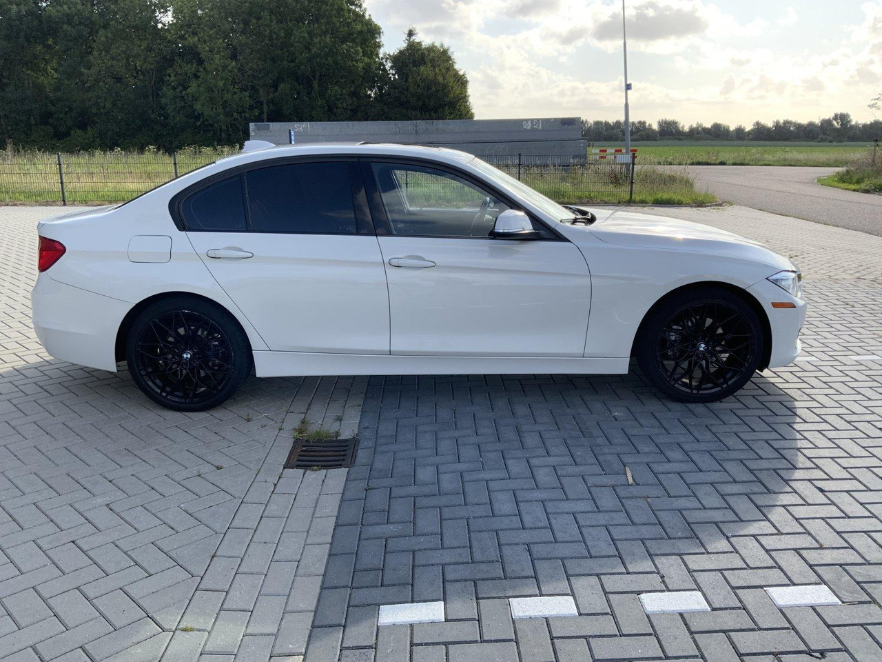 BMW | 3-serie | 328i xDrive Upgrade Edition | 2013 | 179.286 km | K-689-XX - سيدان: صورة 5 BMW | 3-serie | 328i xDrive Upgrade Edition | 2013 | 179.286 km | K-689-XX - سيدان: صورة 5
