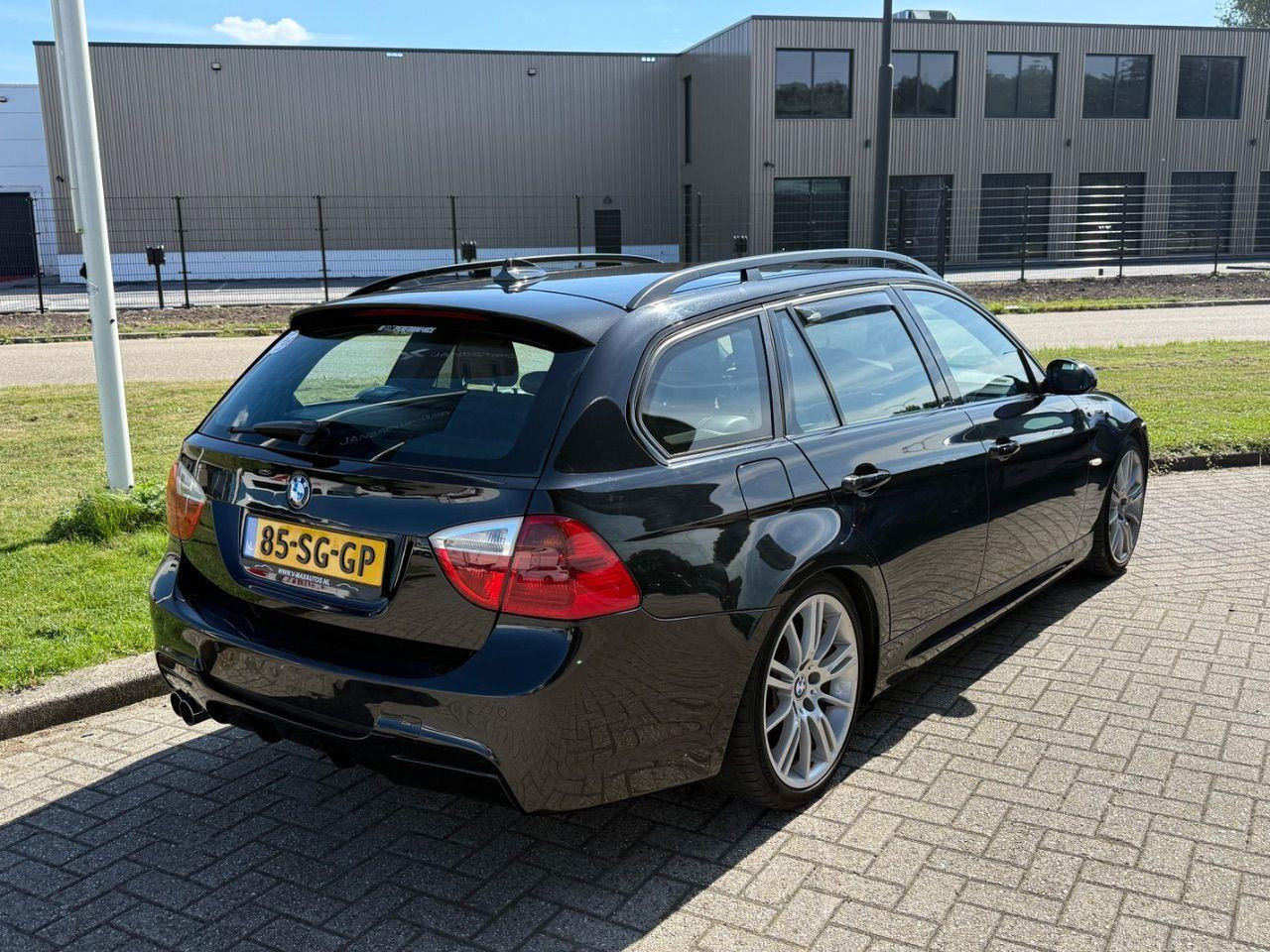 BMW 3 - serie Touring 330i Dynamic Executive | 2006 | 329.515 km | Automaat | 85SGGP | NAP: Logisch - سيارة: صورة 4 BMW 3 - serie Touring 330i Dynamic Executive | 2006 | 329.515 km | Automaat | 85SGGP | NAP: Logisch - سيارة: صورة 4