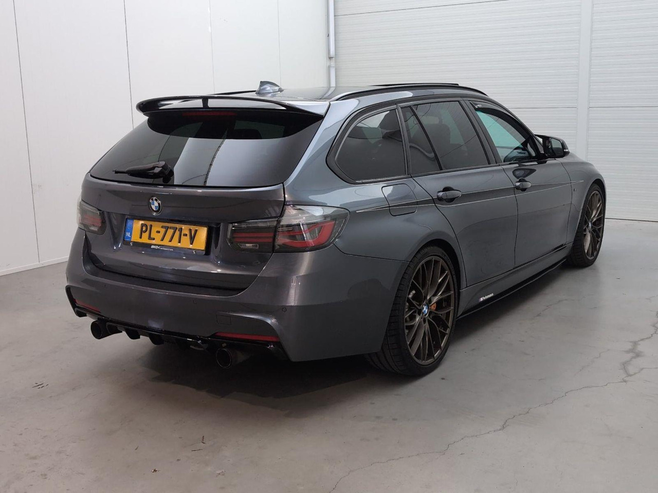 BMW 3-serie Touring 340i xDrive High Executive | 2017 | 202.316 km | Automaat | PL771V | NAP: Geen oordeel - سيارة: صورة 4 BMW 3-serie Touring 340i xDrive High Executive | 2017 | 202.316 km | Automaat | PL771V | NAP: Geen oordeel - سيارة: صورة 4