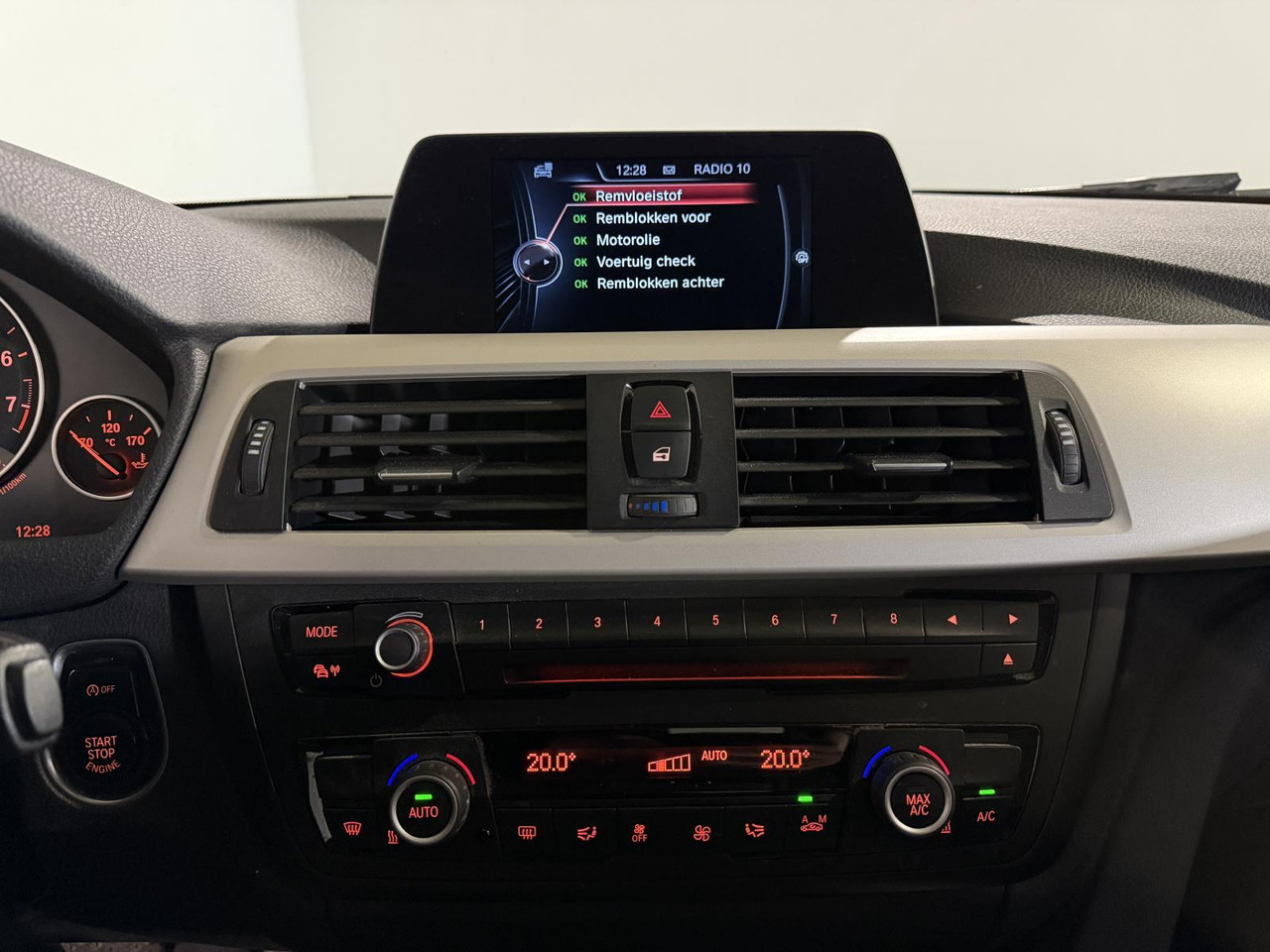 BMW | 4-serie Coupé | 420i Executive Automaat | 2015 | 213.401 km | 2ZGG53 | Logisch - سيارة: صورة 5 BMW | 4-serie Coupé | 420i Executive Automaat | 2015 | 213.401 km | 2ZGG53 | Logisch - سيارة: صورة 5