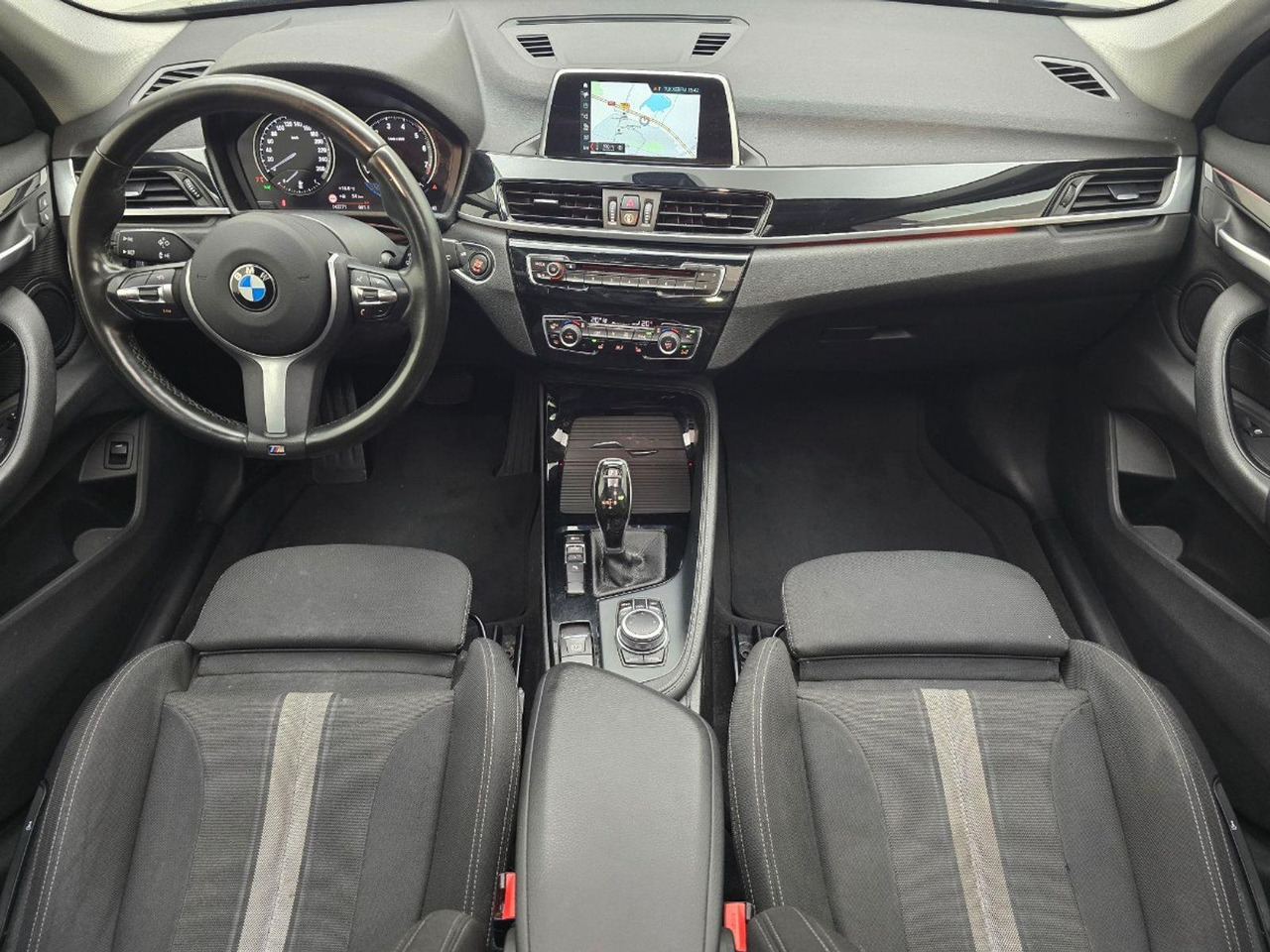 BMW X1 sDrive20i Executive Edition | 2019 | 143.771 km | Automaat | X867FB | NAP: Geen oordeel - سيارة دفع رباعي: صورة 5 BMW X1 sDrive20i Executive Edition | 2019 | 143.771 km | Automaat | X867FB | NAP: Geen oordeel - سيارة دفع رباعي: صورة 5