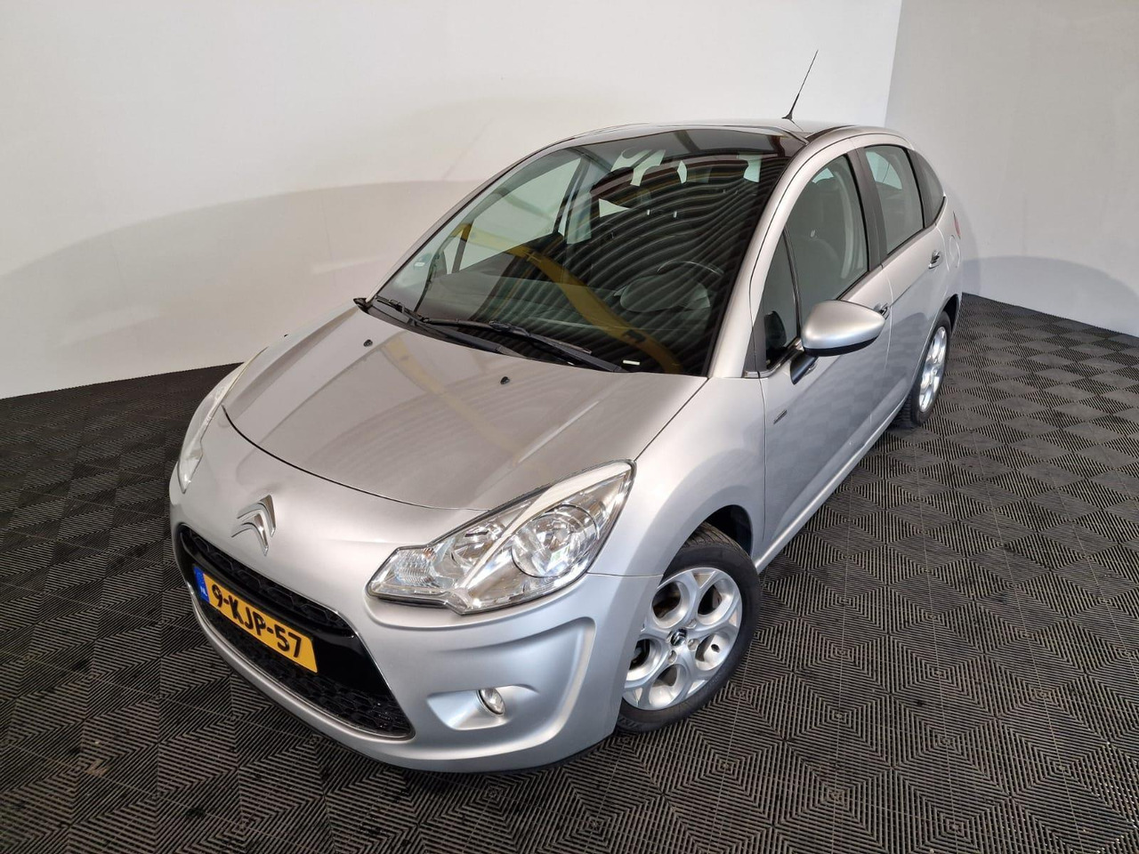 Citroen C3 1.6 Vti | 2012 | 193.593 km | 9-KJP-57 - هاتشباك: صورة 1 Citroen C3 1.6 Vti | 2012 | 193.593 km | 9-KJP-57 - هاتشباك: صورة 1