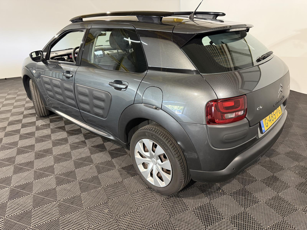 Citroen | C4 Cactus | 1.2 PureTech Business | 2015 | 163.108 km | G485PG | Geen oordeel - سيارة دفع رباعي: صورة 4 Citroen | C4 Cactus | 1.2 PureTech Business | 2015 | 163.108 km | G485PG | Geen oordeel - سيارة دفع رباعي: صورة 4