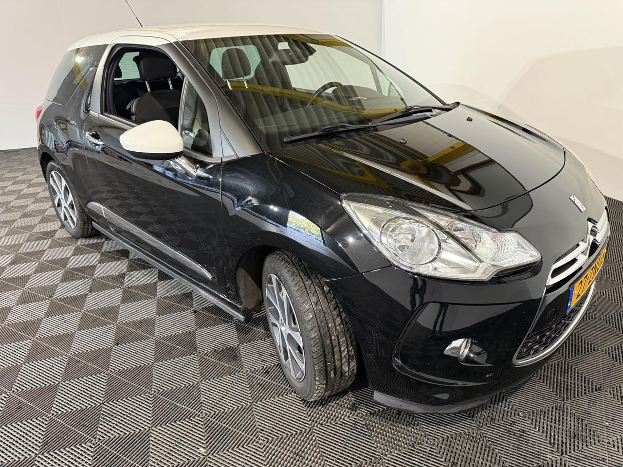 هاتشباك Citroen | DS3 | 1.2 VTi Business | 2013 | 136.694 km | 27ZNL6 | Logisch: صورة 6 هاتشباك Citroen | DS3 | 1.2 VTi Business | 2013 | 136.694 km | 27ZNL6 | Logisch: صورة 6
