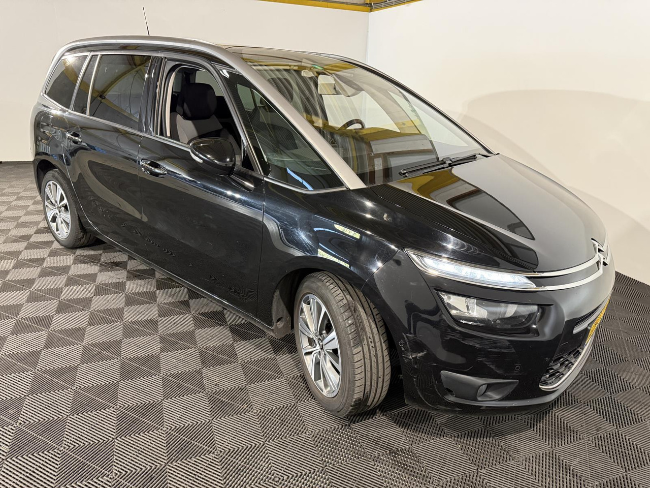 Citroen | Grand C4 Picasso 7 Pers | 1.6 THP Intensive | 2015 | 198.648 km | GH027T | Logisch - سيارة: صورة 3 Citroen | Grand C4 Picasso 7 Pers | 1.6 THP Intensive | 2015 | 198.648 km | GH027T | Logisch - سيارة: صورة 3