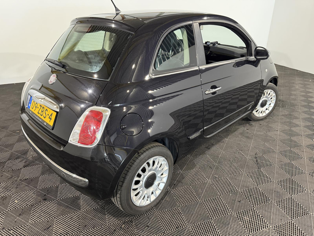 Fiat 500 0.9 TwinAir Pop | 2012 | 160.622 km | 09-ZBS-4 - هاتشباك: صورة 5 Fiat 500 0.9 TwinAir Pop | 2012 | 160.622 km | 09-ZBS-4 - هاتشباك: صورة 5