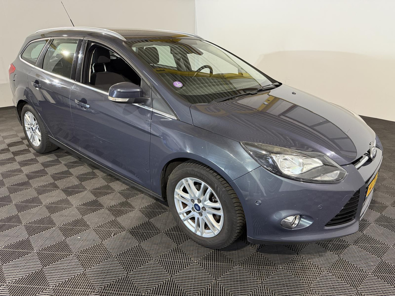 Ford | Focus Wagon | 1.0 EcoBoost Edition Plus | 2014 | 240.673 km | 4TXL50 | Logisch - سيارة: صورة 3 Ford | Focus Wagon | 1.0 EcoBoost Edition Plus | 2014 | 240.673 km | 4TXL50 | Logisch - سيارة: صورة 3