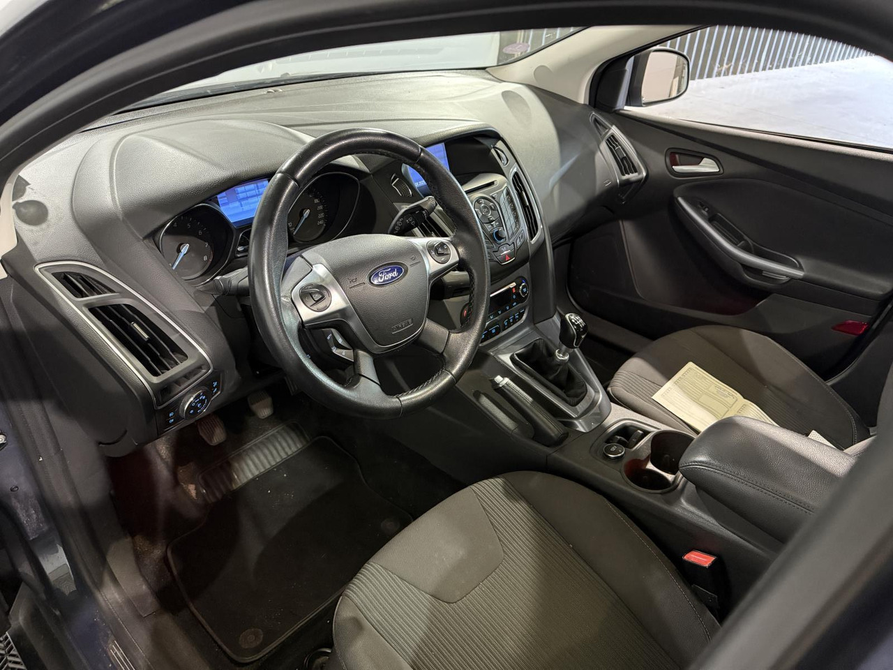 Ford | Focus Wagon | 1.0 EcoBoost Edition Plus | 2014 | 240.673 km | 4TXL50 | Logisch - سيارة: صورة 4 Ford | Focus Wagon | 1.0 EcoBoost Edition Plus | 2014 | 240.673 km | 4TXL50 | Logisch - سيارة: صورة 4