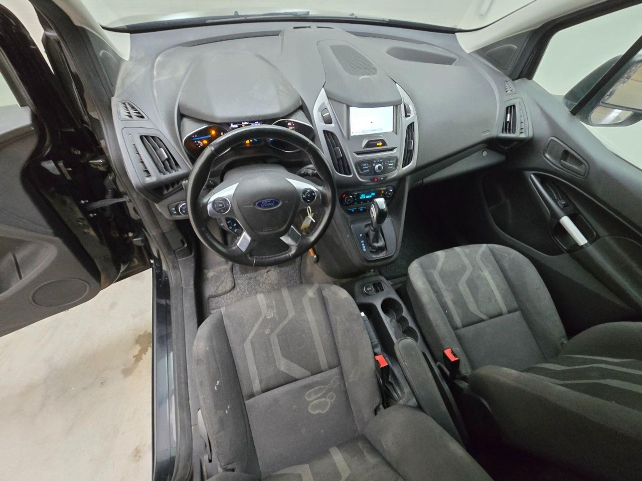 Ford Transit Connect 1.5 TDCI L2 Trend | 2017 | 202.204 km | Automaat | V397DP | NAP: Logisch - فان: صورة 5 Ford Transit Connect 1.5 TDCI L2 Trend | 2017 | 202.204 km | Automaat | V397DP | NAP: Logisch - فان: صورة 5