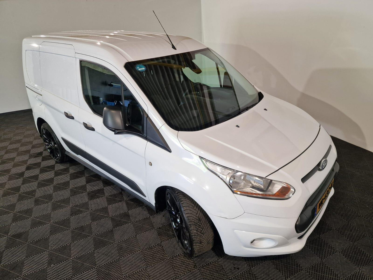 Ford Transit Connect 1.6 TDCI L1 Trend VR-432-K 127.791 km - فان المدمجة: صورة 5 Ford Transit Connect 1.6 TDCI L1 Trend VR-432-K 127.791 km - فان المدمجة: صورة 5
