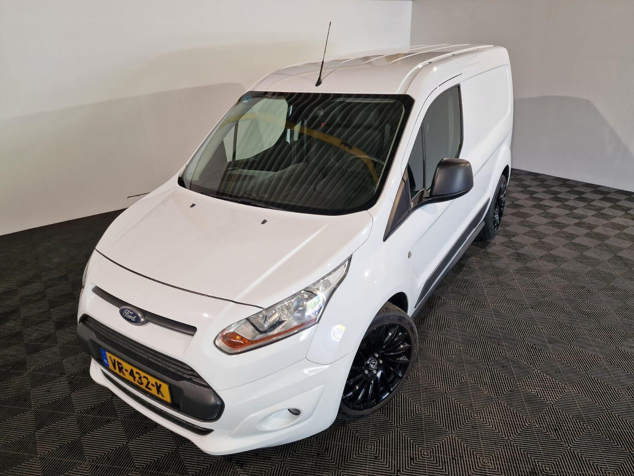 Ford Transit Connect 1.6 TDCI L1 Trend VR-432-K 127.791 km - فان المدمجة: صورة 1 Ford Transit Connect 1.6 TDCI L1 Trend VR-432-K 127.791 km - فان المدمجة: صورة 1