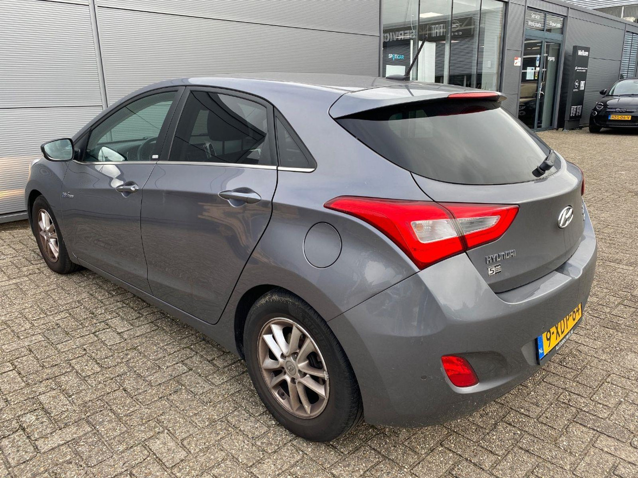 Hyundai i30 1.6 GDI Go! Plus | 2015 | 163.152 km | 9XDP64 | NAP: Logisch - هاتشباك: صورة 3 Hyundai i30 1.6 GDI Go! Plus | 2015 | 163.152 km | 9XDP64 | NAP: Logisch - هاتشباك: صورة 3