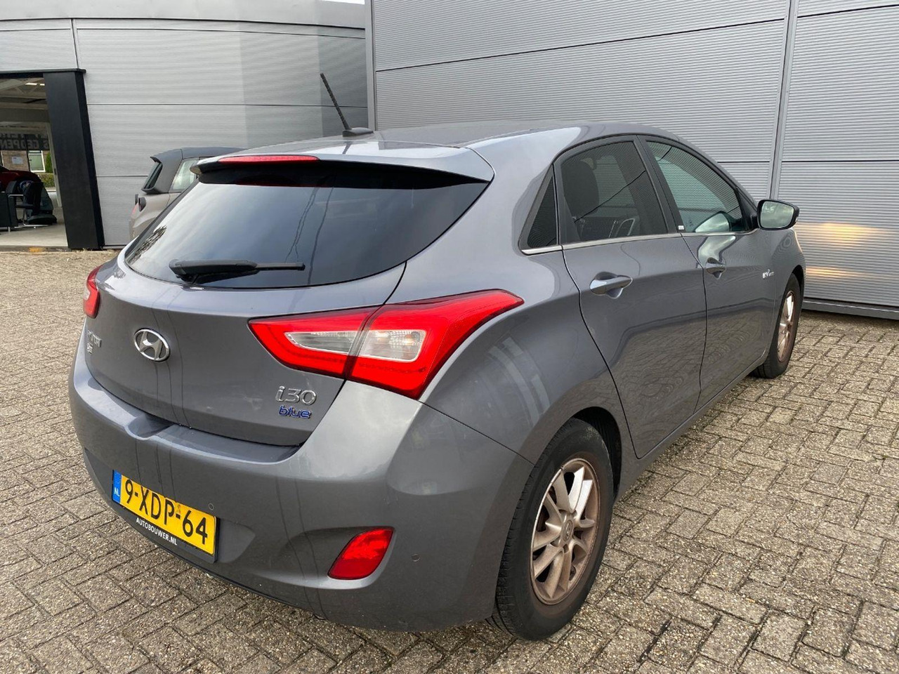 Hyundai i30 1.6 GDI Go! Plus | 2015 | 163.152 km | 9XDP64 | NAP: Logisch - هاتشباك: صورة 4 Hyundai i30 1.6 GDI Go! Plus | 2015 | 163.152 km | 9XDP64 | NAP: Logisch - هاتشباك: صورة 4