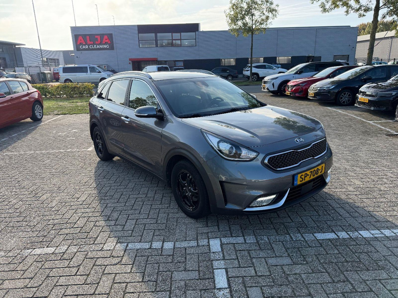 Kia Niro 1.6 GDi Hybrid ExecutiveLine | 2018 | 134.696 km | Automaat | SP708J | NAP: Logisch - سيارة دفع رباعي: صورة 4 Kia Niro 1.6 GDi Hybrid ExecutiveLine | 2018 | 134.696 km | Automaat | SP708J | NAP: Logisch - سيارة دفع رباعي: صورة 4