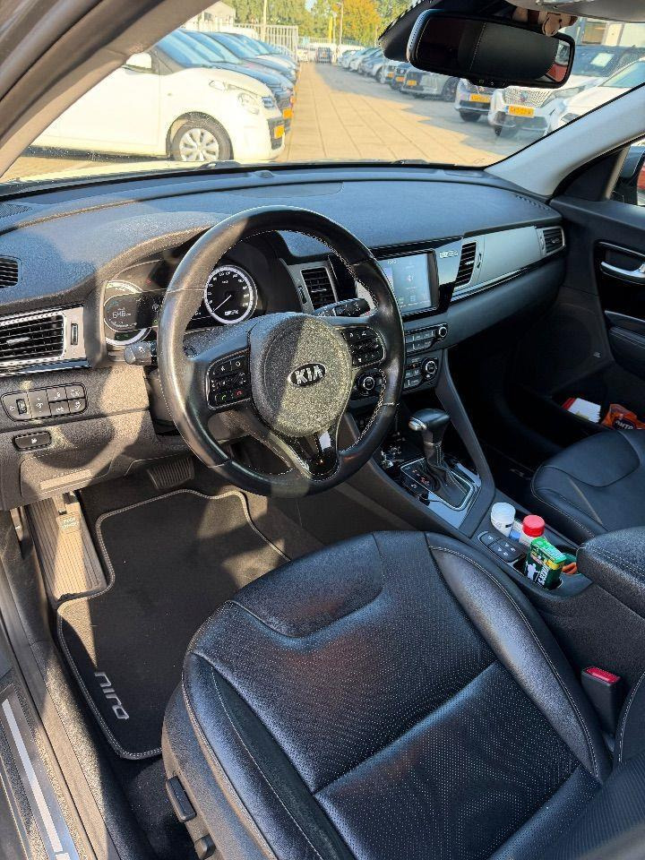 Kia Niro 1.6 GDi Hybrid ExecutiveLine | 2018 | 134.696 km | Automaat | SP708J | NAP: Logisch - سيارة دفع رباعي: صورة 5 Kia Niro 1.6 GDi Hybrid ExecutiveLine | 2018 | 134.696 km | Automaat | SP708J | NAP: Logisch - سيارة دفع رباعي: صورة 5