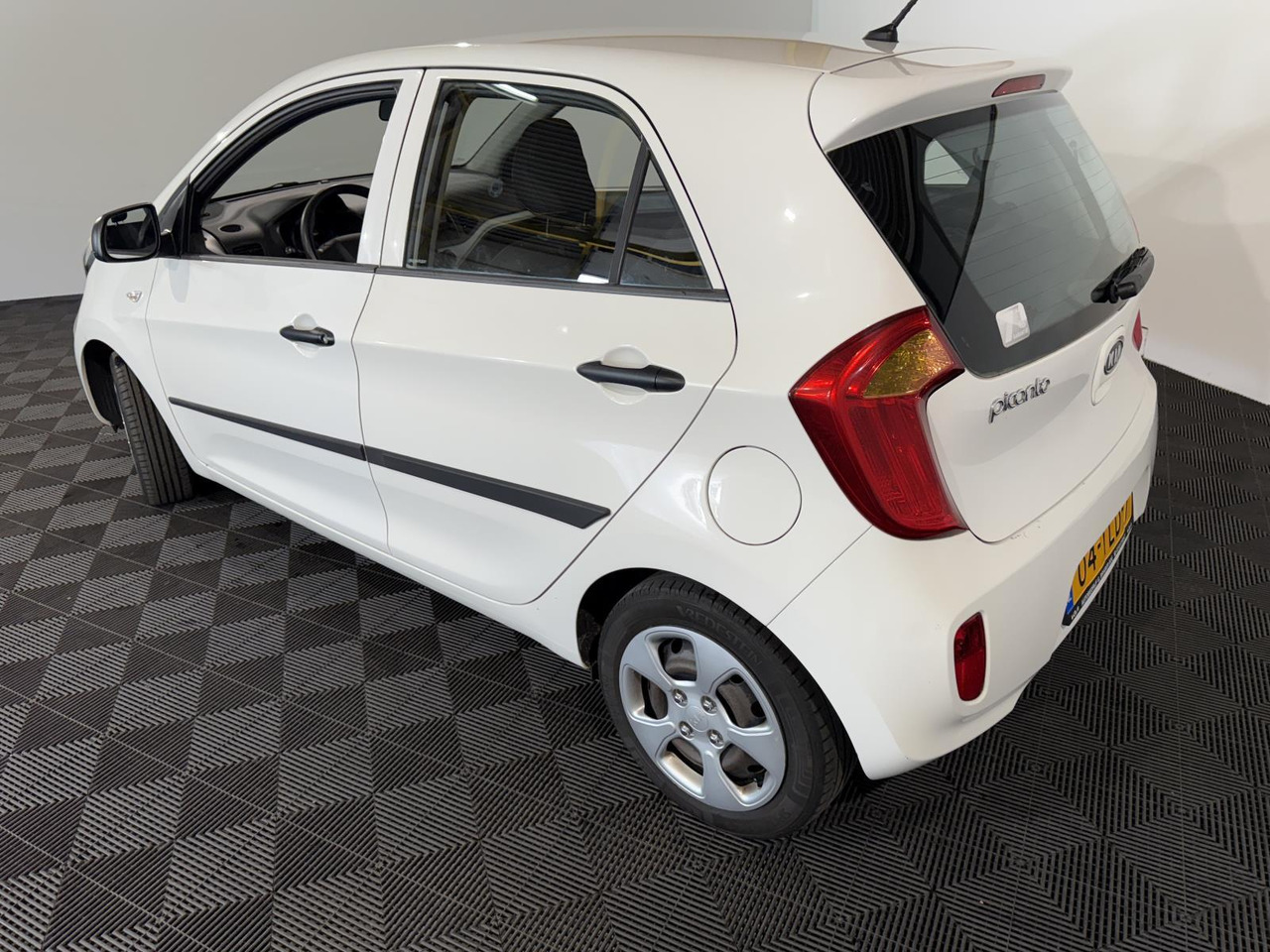 Kia Picanto 1.0 CVVT | 2012 | 70.028 km | 04-TLD- 7 - هاتشباك: صورة 5 Kia Picanto 1.0 CVVT | 2012 | 70.028 km | 04-TLD- 7 - هاتشباك: صورة 5