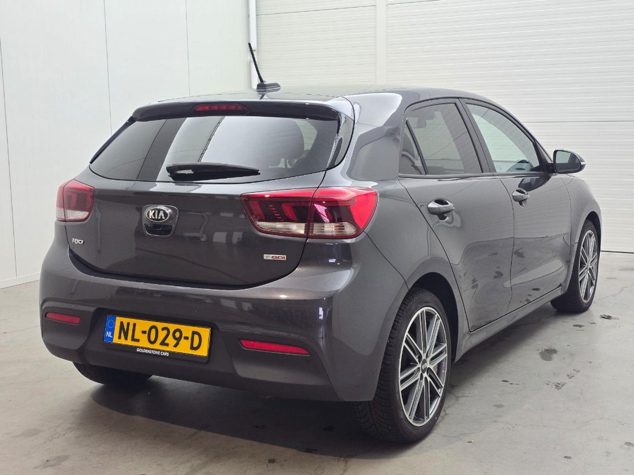 Kia Rio 1.0 TGDI First Edition | 2017 | 164.595 km | NL029D | NAP: Logisch - هاتشباك: صورة 4 Kia Rio 1.0 TGDI First Edition | 2017 | 164.595 km | NL029D | NAP: Logisch - هاتشباك: صورة 4