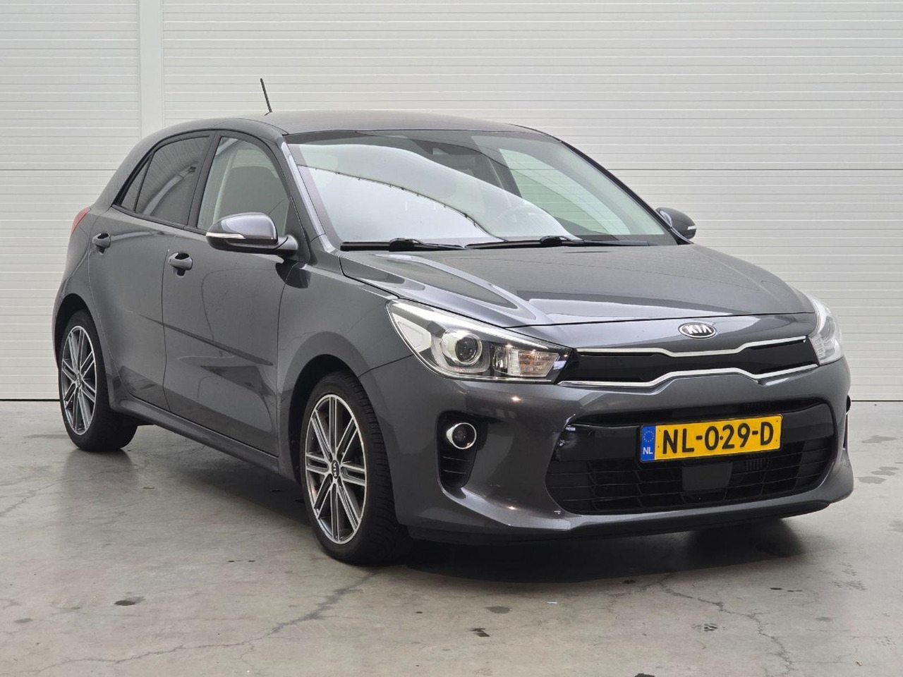 Kia Rio 1.0 TGDI First Edition | 2017 | 164.595 km | NL029D | NAP: Logisch - هاتشباك: صورة 2 Kia Rio 1.0 TGDI First Edition | 2017 | 164.595 km | NL029D | NAP: Logisch - هاتشباك: صورة 2