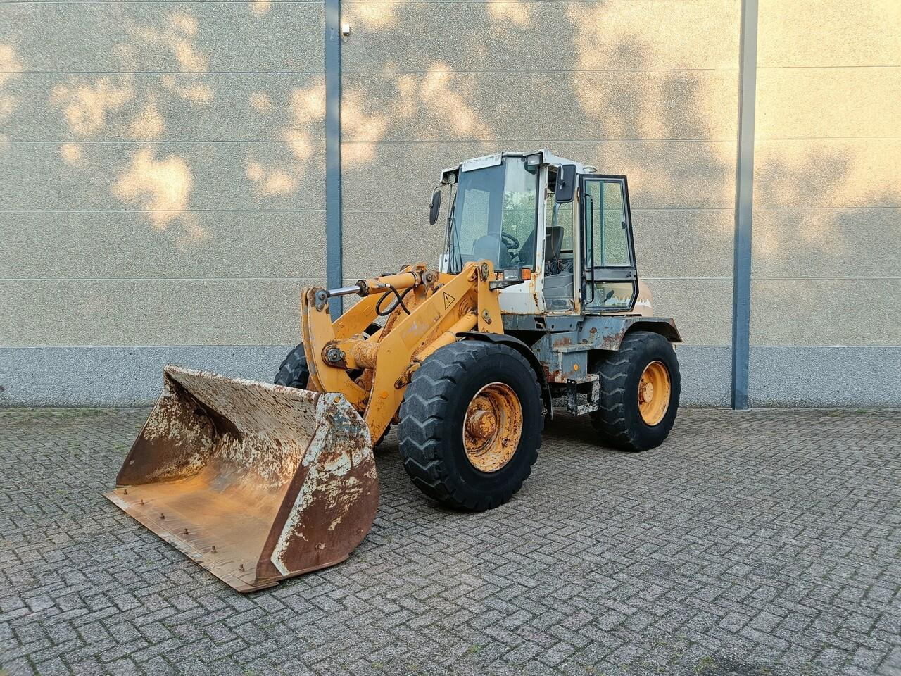 Liebherr L514 Shovel - اللودر بعجل: صورة 1 Liebherr L514 Shovel - اللودر بعجل: صورة 1