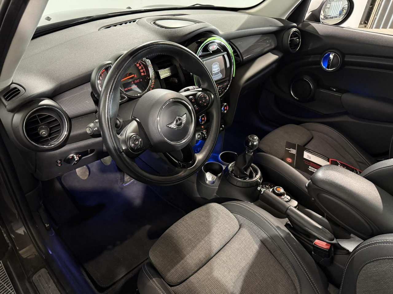 Mini | Mini | 1.5 Cooper Chili Business | 2015 | 201.355 km | 1ZPK60 | Logisch - هاتشباك: صورة 4 Mini | Mini | 1.5 Cooper Chili Business | 2015 | 201.355 km | 1ZPK60 | Logisch - هاتشباك: صورة 4