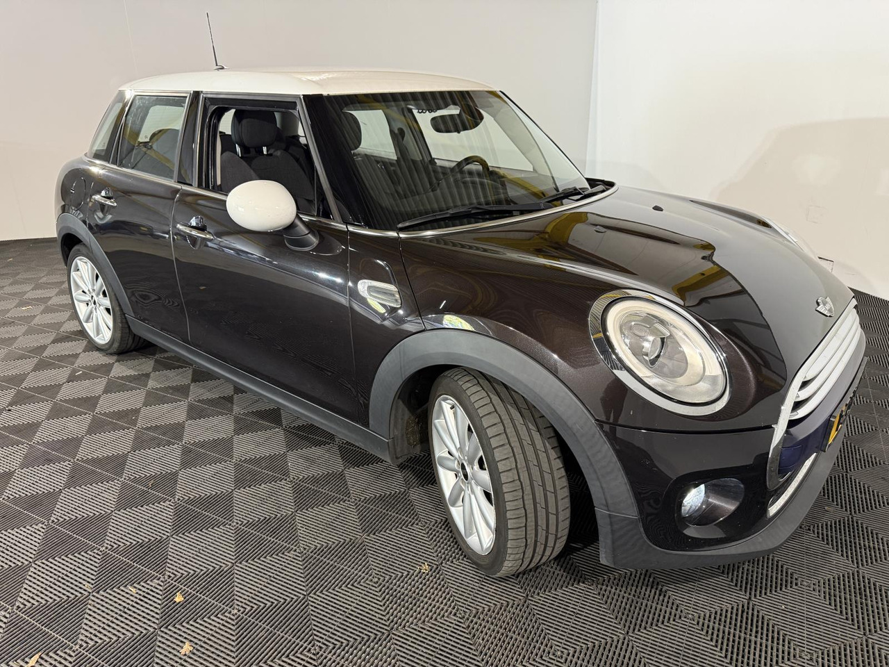 Mini | Mini | 1.5 Cooper Chili Business | 2015 | 201.355 km | 1ZPK60 | Logisch - هاتشباك: صورة 3 Mini | Mini | 1.5 Cooper Chili Business | 2015 | 201.355 km | 1ZPK60 | Logisch - هاتشباك: صورة 3